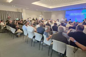 Αρκετός κόσμος στη Συνέλευση