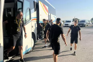Φώτος από την άφιξη της Παρτίζαν
