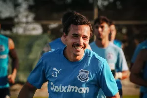 Βλέπει... 25/26