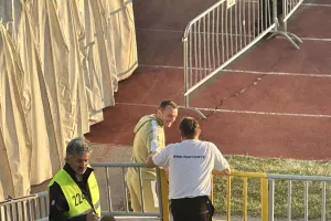Αγκαλιές και χαμόγελα
