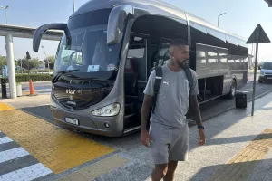 Στο αεροδρόμιο η αποστολή της Πάφου (φώτος)