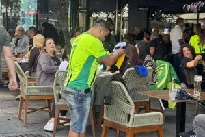 Μαζεύτηκαν και... έτοιμοι για γήπεδο (Φώτος)