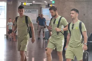 ΑΦΙΞΗ ποδοσφαιριστών/ΦΩΤΟΣ