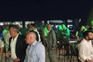 Φαγητό, ποτό και.. βιολί 