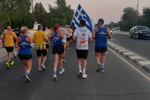 "Ο ΑΠΟΕΛ ΔΕΝ ΞΕΧΝΑ" (φώτος)