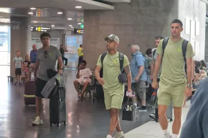 ΑΦΙΞΗ ποδοσφαιριστών/ΦΩΤΟΣ