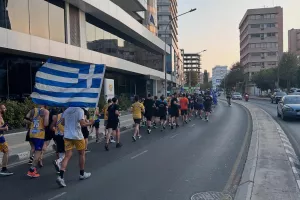 "Ο ΑΠΟΕΛ ΔΕΝ ΞΕΧΝΑ" (φώτος)