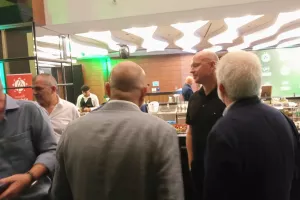 Χαλαρός και ευδιάθετος