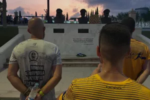 "Ο ΑΠΟΕΛ ΔΕΝ ΞΕΧΝΑ" (φώτος)