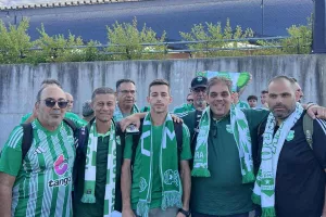(Βίντεο/Φώτος kerkida) Έφτασαν με... "Σια λα λα λα...Άρης ολέ"