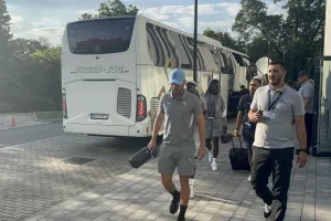 Στο γήπεδο η αποστολή της Πάφος FC (Φώτος kerkida)