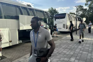 Στο γήπεδο η αποστολή της Πάφος FC (Φώτος kerkida)