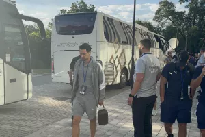 Στο γήπεδο η αποστολή της Πάφος FC (Φώτος kerkida)
