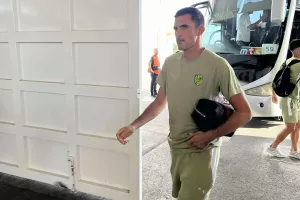 Άφιξη της αποστολής της ΑΕΚ (Φώτος kerkida)