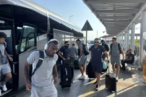 Στο αεροδρόμιο η αποστολή της Πάφου (φώτος)