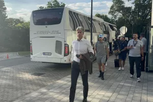 Στο γήπεδο η αποστολή της Πάφος FC (Φώτος kerkida)