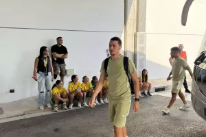 Άφιξη της αποστολής της ΑΕΚ (Φώτος kerkida)