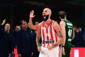 Ο Φουρνιέ λατρεύει την Ελλάδα και το δείχνει