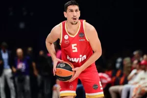 Παράταση στις διαπραγματεύσεις Ολυμπιακού-Λαρεντζάκη, ζήτησε χρόνο ο παίκτης