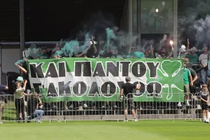 Δυναμικό παρών με καπνογόνα από τους φίλους του Παναθηναϊκού στο φιλικό με Μπράγκα (φώτος)
