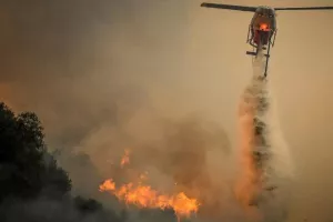 (Πυρκαγιά Λεμεσός)  Δεν υπάρχουν ενεργά μέτωπα φωτιάς -Μόνο αναζωπυρώσεις
