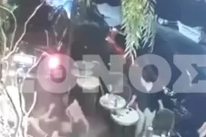 Κολωνάκι: Βίντεο ντοκουμέντο με το τζιπ να πέφτει στο εστιατόριο