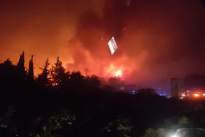 LIVE-πυρκαγιά Λεμεσός/Ολονύκτια μάχη με τις φλόγες