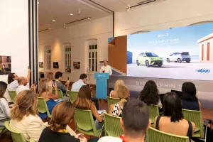 Η BYD παρουσίασε το νέο αμιγώς ηλεκτρικό DOLPHIN SURF