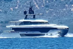Ο Κριστιάνο οργώνει την ελληνική θάλασσα με το εντυπωσιακό γιοτ του