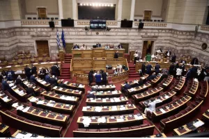 Άρση ασυλίας των Αυγενάκη – Παπαδόπουλου εισηγείται η επιτροπή Δεοντολογίας