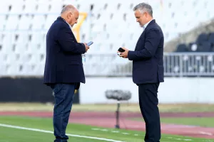 Στα κινητά...