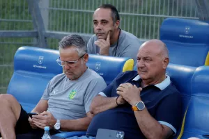 ΕΝΑ...στο μυαλό!
