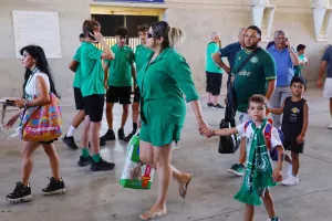 (Φώτος Kerkida) Συλλογή ειδών πρώτης ανάγκης στο ΓΣΠ