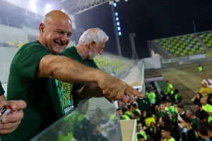 Άντρος και Ντίνος!