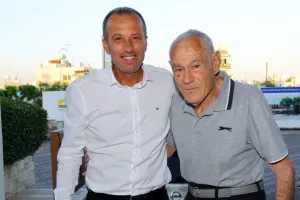 (ΦΩΤΟΣ kerkida) Η ΕΝΠ τίμησε τον ΣΠΟΥΔΑΙΟ Μιχάλη Κωνσταντίνου!