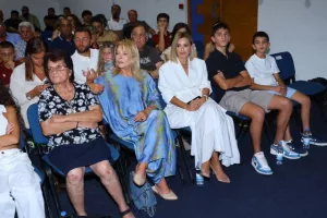 (ΦΩΤΟΣ kerkida) Η ΕΝΠ τίμησε τον ΣΠΟΥΔΑΙΟ Μιχάλη Κωνσταντίνου!