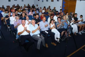 (ΦΩΤΟΣ kerkida) Η ΕΝΠ τίμησε τον ΣΠΟΥΔΑΙΟ Μιχάλη Κωνσταντίνου!