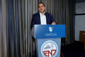 (ΦΩΤΟΣ kerkida) Η ΕΝΠ τίμησε τον ΣΠΟΥΔΑΙΟ Μιχάλη Κωνσταντίνου!