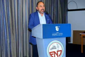 (ΦΩΤΟΣ kerkida) Η ΕΝΠ τίμησε τον ΣΠΟΥΔΑΙΟ Μιχάλη Κωνσταντίνου!