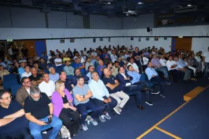 (ΦΩΤΟΣ kerkida) Η ΕΝΠ τίμησε τον ΣΠΟΥΔΑΙΟ Μιχάλη Κωνσταντίνου!