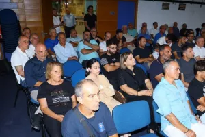 (ΦΩΤΟΣ kerkida) Η ΕΝΠ τίμησε τον ΣΠΟΥΔΑΙΟ Μιχάλη Κωνσταντίνου!