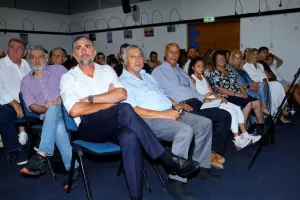 (ΦΩΤΟΣ kerkida) Η ΕΝΠ τίμησε τον ΣΠΟΥΔΑΙΟ Μιχάλη Κωνσταντίνου!