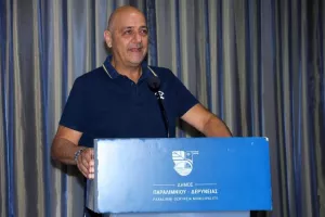 (ΦΩΤΟΣ kerkida) Η ΕΝΠ τίμησε τον ΣΠΟΥΔΑΙΟ Μιχάλη Κωνσταντίνου!