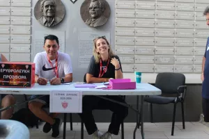 ΦΩΤΟΣ από την ερυθρόλευκη πρώτη 