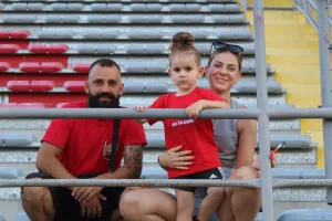 ΦΩΤΟΣ από την ερυθρόλευκη πρώτη 