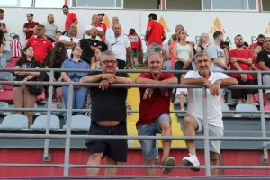 ΦΩΤΟΣ από την ερυθρόλευκη πρώτη 