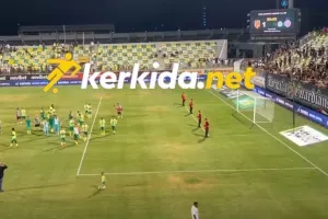 Χειροκρότησαν και χειροκροτήθηκαν στο φινάλε (φώτος & βίντεο)