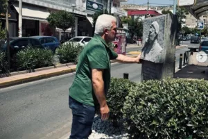 Κατάθεση στεφάνου στο μνημείο του Παύλου Φύσσα