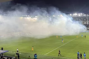 Άναψαν καπνογόνα οι Ισραηλινοί - Προσωρινή διακοπή (Φώτος/Βίντεο Kerkida)