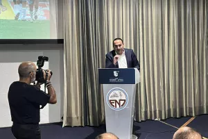 (ΦΩΤΟΣ kerkida) Η ΕΝΠ τίμησε τον ΣΠΟΥΔΑΙΟ Μιχάλη Κωνσταντίνου!
